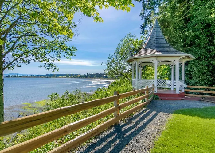 Bayside Oceanfront Resort